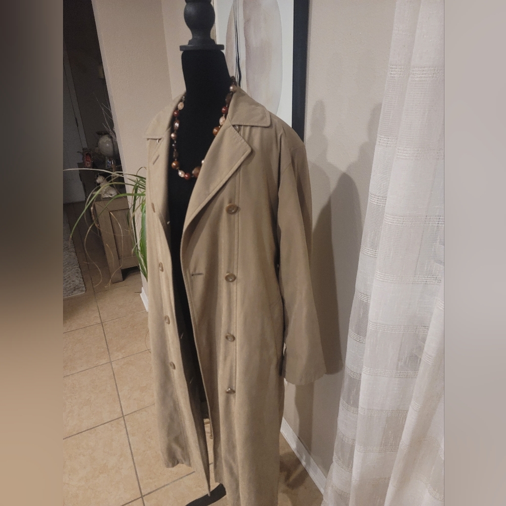 Timeless London Fog Trench Coat – Size 10 Petite, Belted with Removable Liner ✨